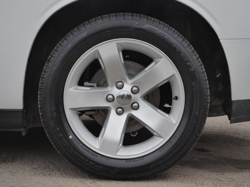 Used 2013 Dodge Challenger SXT image 13