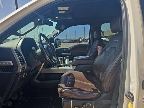 Used 2017 Ford F150 Platinum w/ Equipment Group 701A Luxury AWD/4WD image 11
