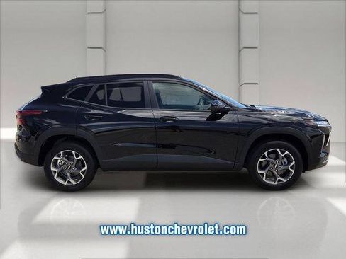 New 2026 Chevrolet Trax LT FWD image 6