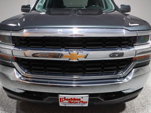 Used 2018 Chevrolet Silverado 1500 LT AWD/4WD image 4
