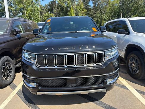 Used 2024 Jeep Wagoneer Series III AWD/4WD image 2