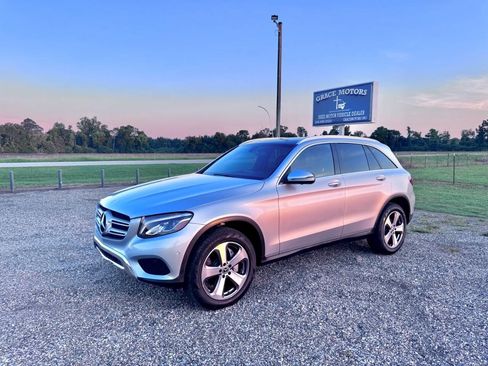 Used 2018 Mercedes-Benz GLC 300 image 3