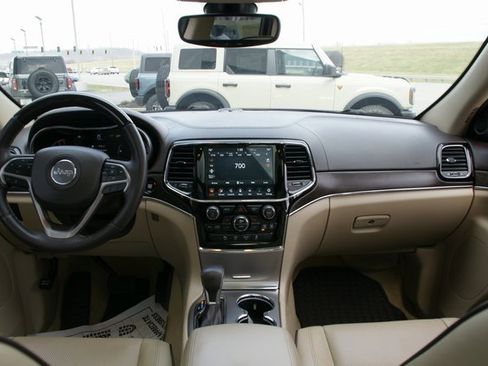 Used 2020 Jeep Grand Cherokee Overland image 34