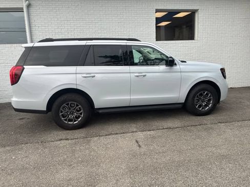 Used 2025 Ford Expedition Active RWD image 26