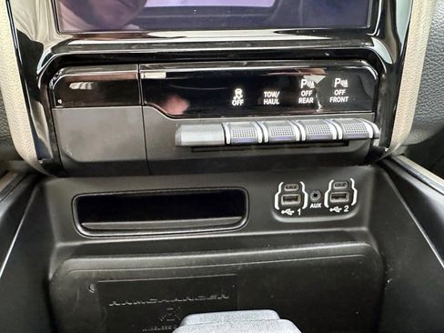 Used 2021 RAM 1500 Laramie w/ Advanced Safety Group AWD/4WD image 25
