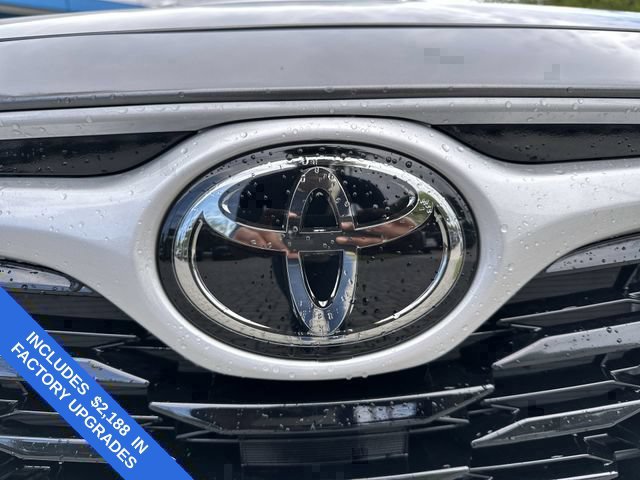 Used 2025 Toyota Highlander XLE FWD image 10