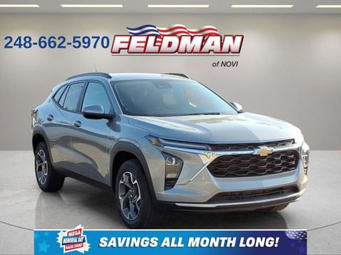 Used 2024 Chevrolet Trax LT w/ Driver Confidence Package FWD image 8