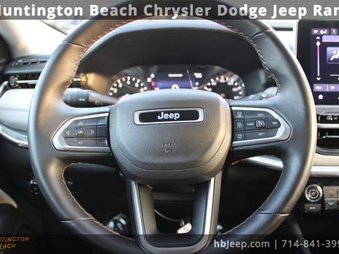 Used 2022 Jeep Compass Limited image 15