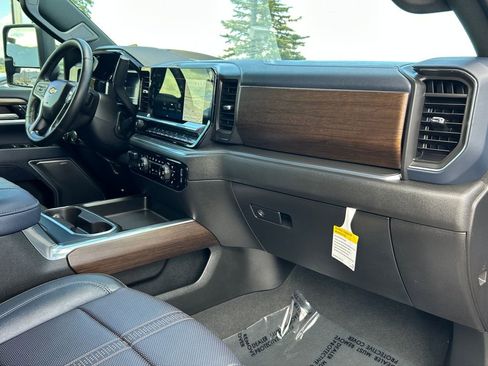 Used 2025 Chevrolet Silverado 3500 High Country w/ High Country Premium Package AWD/4WD image 8