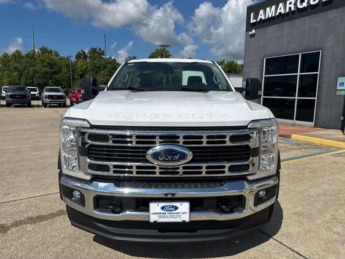 New 2025 Ford F550 4x4 Regular Cab Super Duty image 3