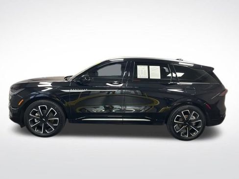 Used 2024 Lincoln Nautilus Reserve w/ Equipment Group 203A image 2