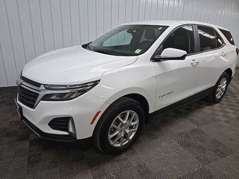 Used 2023 Chevrolet Equinox LT w/ Driver Convenience Package image 8