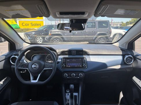 Used 2025 Nissan Versa SV FWD image 31