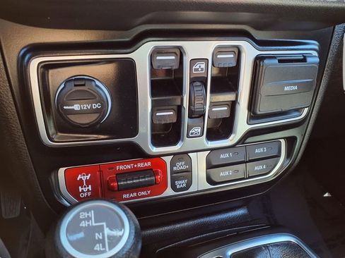 Used 2024 Jeep Wrangler Unlimited Rubicon AWD/4WD image 10