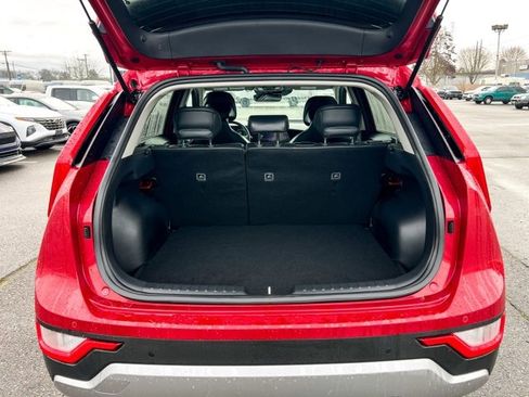 Used 2024 Kia Niro EX image 9