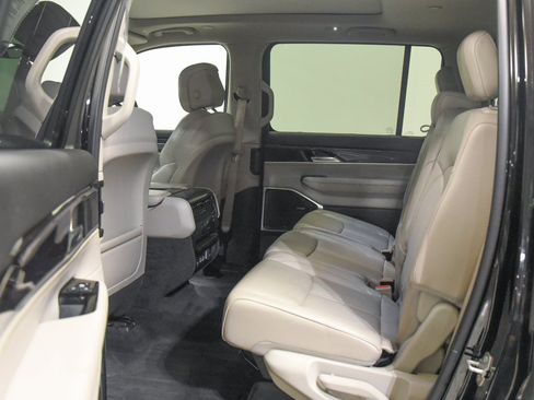 Used 2022 Jeep Wagoneer Series I w/ Premium Group I image 4