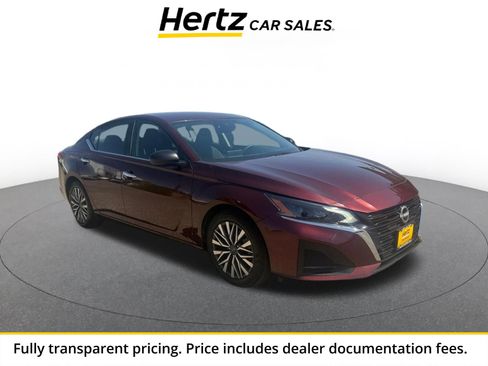 Used 2025 Nissan Altima 2.5 SV FWD image 1