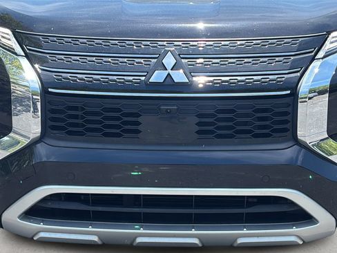 Used 2023 Mitsubishi Outlander SEL FWD image 41