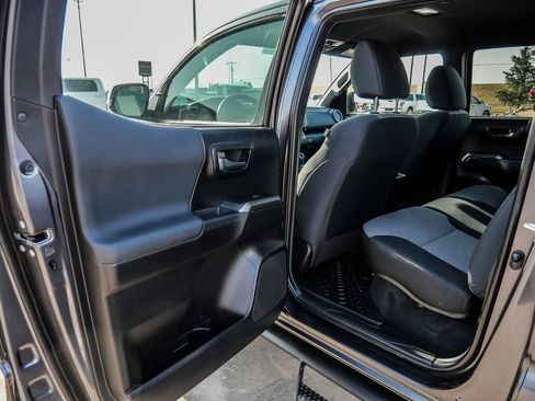 Used 2021 Toyota Tacoma TRD Off-Road image 27