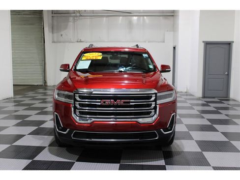 Used 2023 GMC Acadia SLT image 2