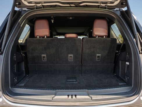 Used 2024 Ford Expedition Limited image 15