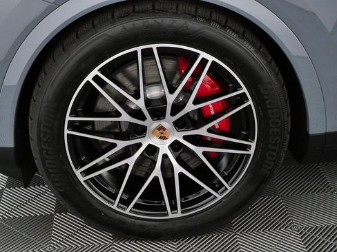 New 2026 Porsche Cayenne S image 37