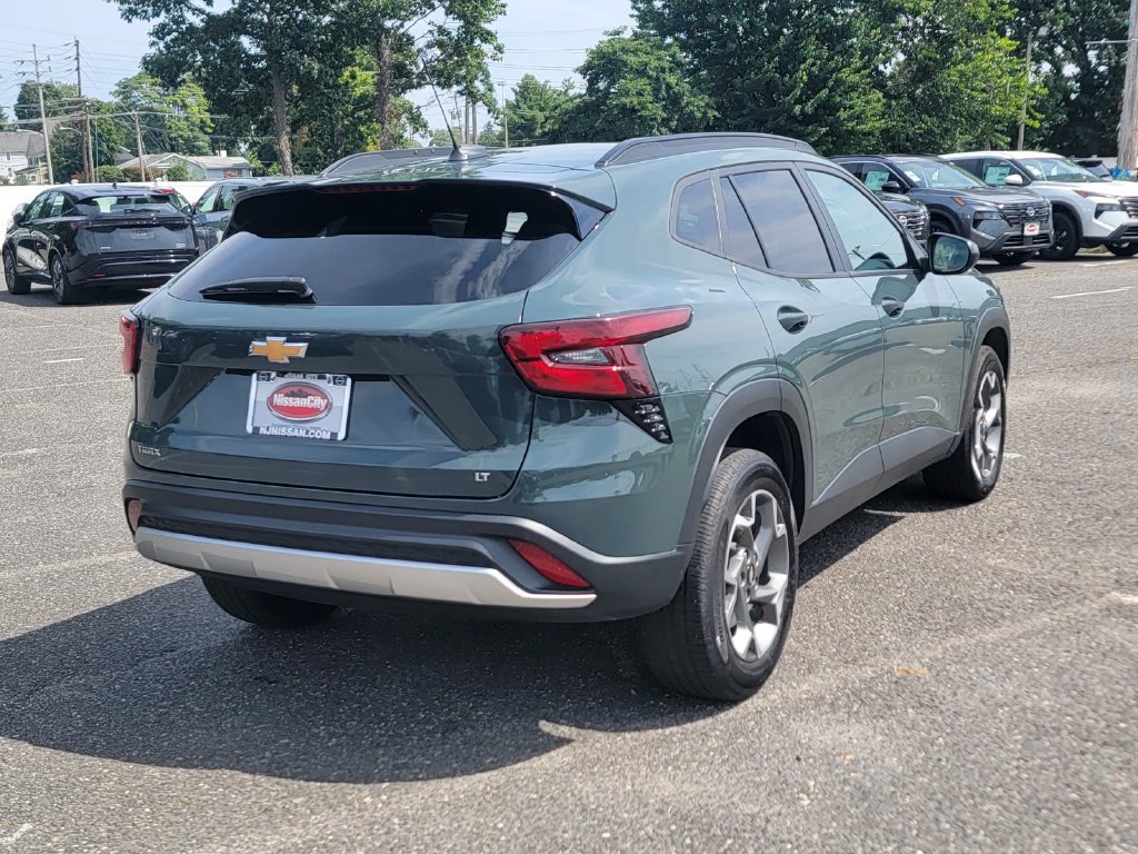 Used 2025 Chevrolet Trax LT FWD image 10