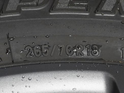 Used 2024 Lexus GX 550 image 34