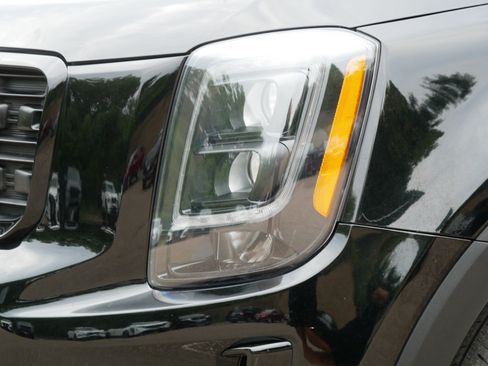 Certified 2022 Kia Telluride SX w/ Nightfall Edition Package AWD/4WD image 16
