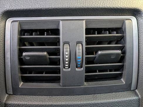 Used 2017 BMW 330i xDrive Sedan image 18