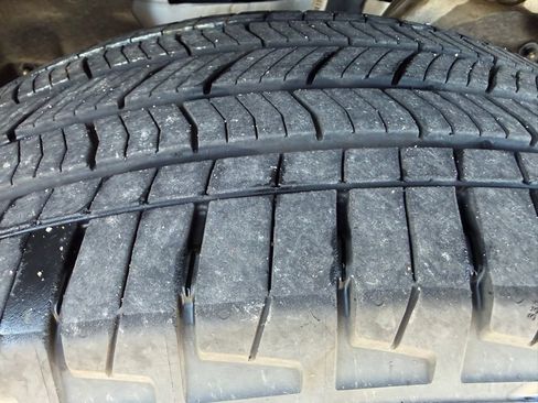 Used 2021 Jeep Grand Cherokee L Laredo w/ Luxury Tech Group I image 27