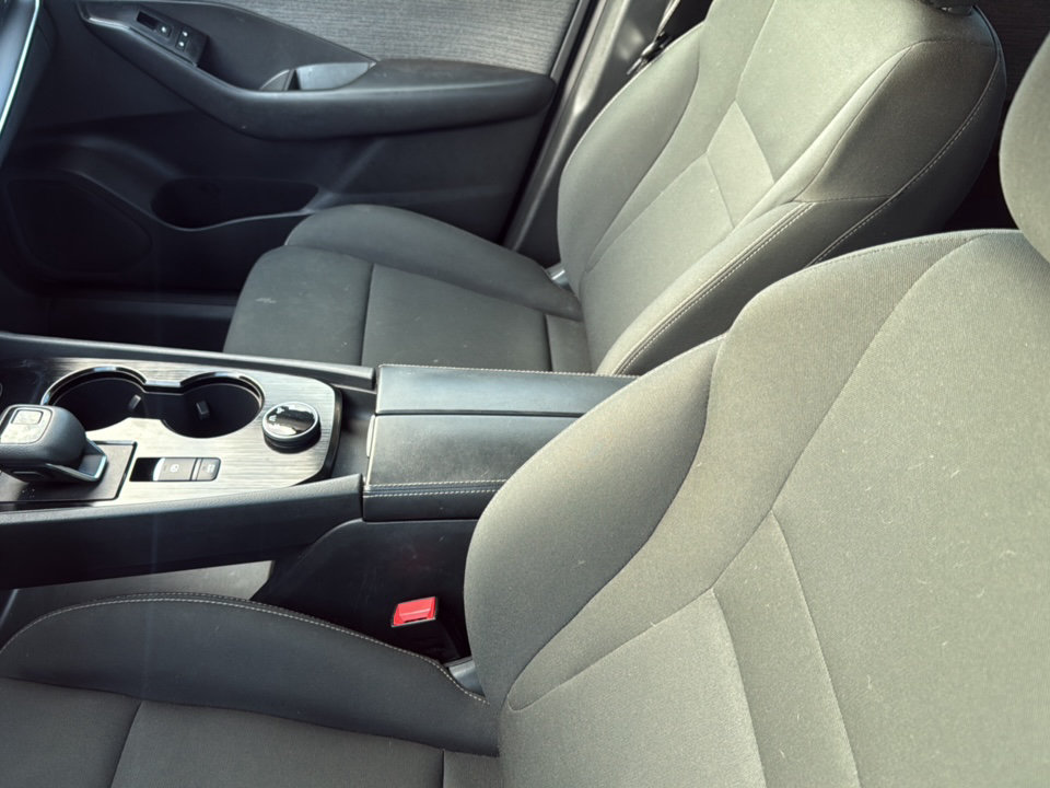 Used 2023 Nissan Rogue S AWD/4WD image 2