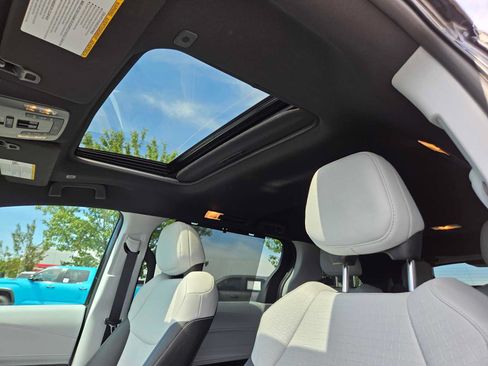 Certified 2026 Toyota Sienna XSE AWD/4WD image 23