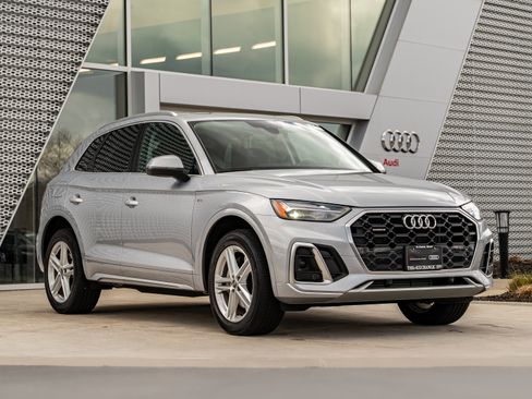 Certified 2023 Audi Q5 e Premium w/ Convenience Package image 1