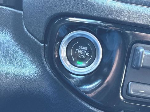 Used 2024 Chevrolet Silverado 1500 ZR2 w/ Technology Package AWD/4WD image 17