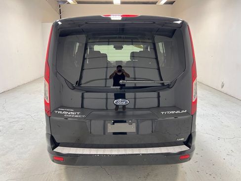 Used 2023 Ford Transit Connect Titanium FWD image 9