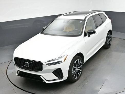 Used 2024 Volvo XC60 B5 Ultimate w/ Protection Package Premier AWD/4WD image 47