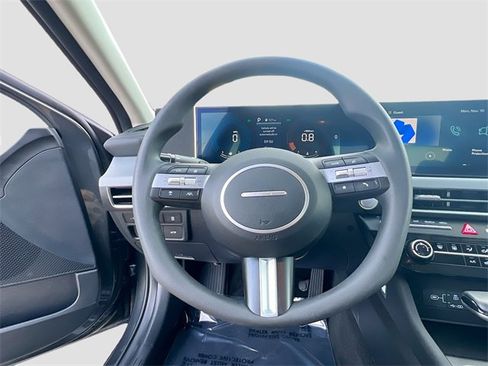 Used 2025 Hyundai Sonata SE image 11