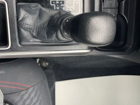 Used 2021 Toyota Tacoma SR5 AWD/4WD image 34