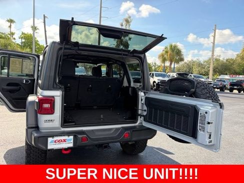 Used 2024 Jeep Wrangler Unlimited Rubicon AWD/4WD image 16