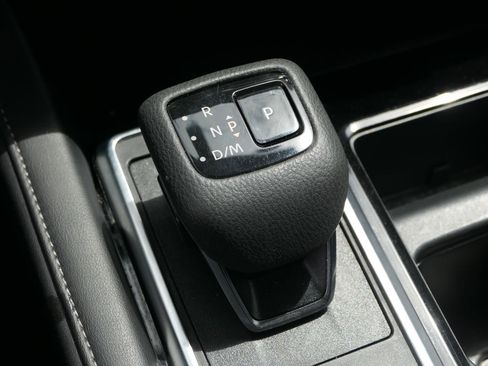 Used 2025 Nissan Pathfinder SV FWD image 21