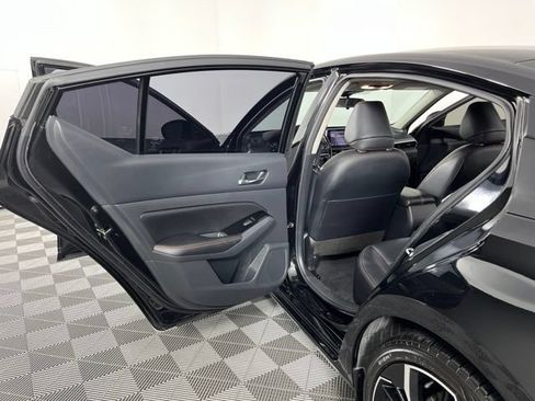 Used 2023 Nissan Altima 2.5 SR FWD image 40
