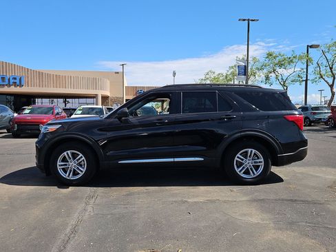 Used 2023 Ford Explorer XLT w/ Equipment Group 202A RWD image 9