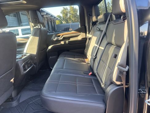 Used 2024 Chevrolet Silverado 1500 High Country AWD/4WD image 10