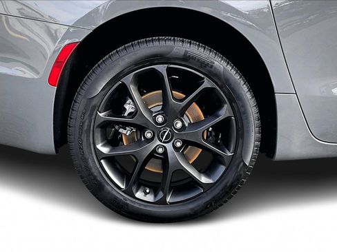 Used 2023 Chrysler Pacifica Limited w/ S Appearance Package image 36