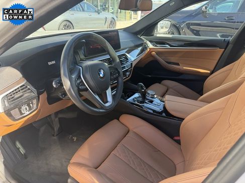 Certified 2023 BMW 530i w/ Convenience Package image 2