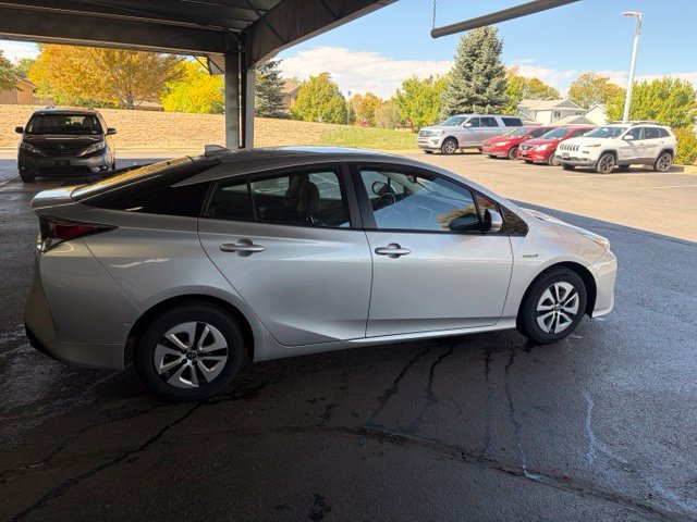 Used 2016 Toyota Prius Four w/ Advanced Technology Package FWD image 4