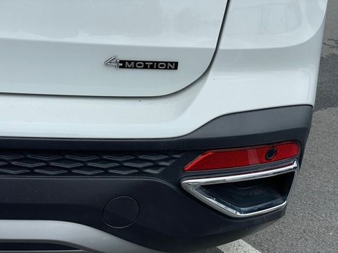 Certified 2025 Volkswagen Taos SEL w/ Black Wheel Plus Package image 32