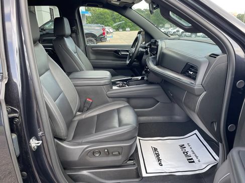 Used 2025 Chevrolet Tahoe Z71 AWD/4WD image 38