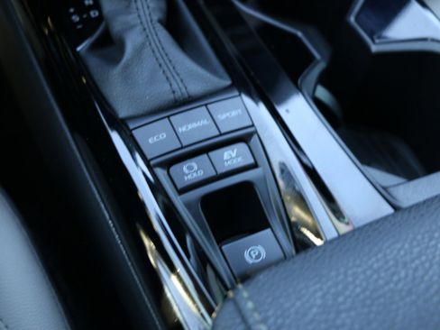 Used 2025 Toyota Camry XLE image 22